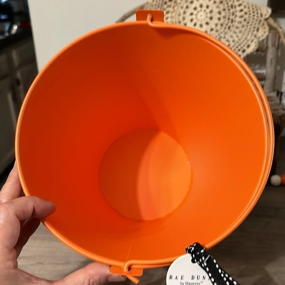 NEW Rae Dunn CANDY HALLOWEEN ORANGE METAL PAIL WITH HANDLE